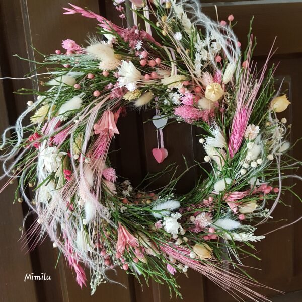 wianek wiosenny z jagodzinami, różne kolory